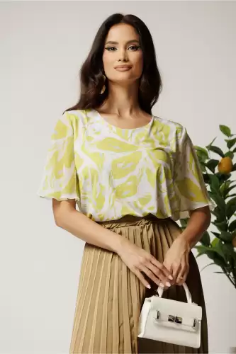 Bluza alba cu imprimeuri verde lime din lycra si maneci din voal