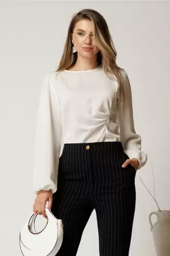 Bluza alba din crep cu fronseu in talie