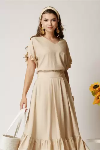 Bluza bej din rayon cu croi drept si volanase la maneci