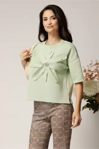 Bluza casual din viscoza verde cu floare maxi si strasuri