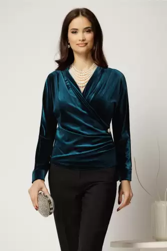 Bluza din catifea turcoaz cu bustul petrecut si nasture elegant