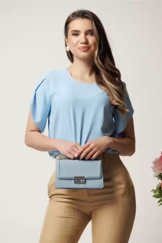 Bluza DY Fashion bleu lejera din voal cu perle la decolteu