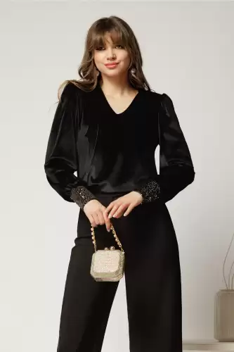 Bluza DY Fashion din catifea neagra cu mansete din paiete si decolteu in V