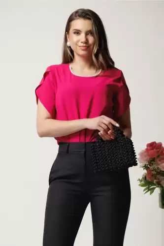 Bluza DY Fashion fucsia lejera din voal cu perle la decolteu