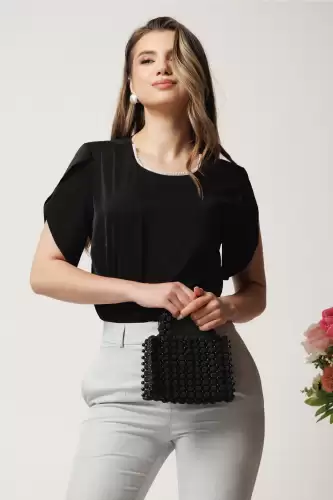 Bluza DY Fashion neagra lejera din voal cu perle la decolteu