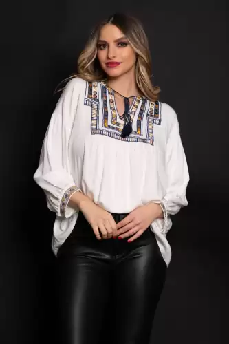 Bluza tip ie din bumbac cu broderie multicolora