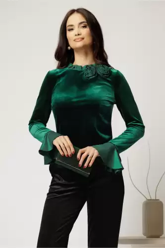 Bluza verde din catifea cu detaliu floral si guler incretit
