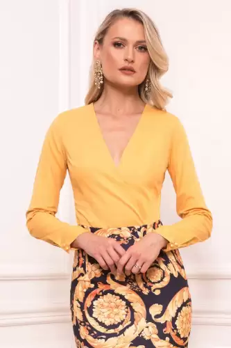 Body cu decolteu in V petrecut