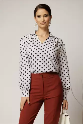 Camasa dama alba cu buline cu decolteu adanc si maneca lunga