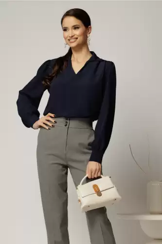 Camasa dama bleumarin cu decolteu adanc si maneca lunga