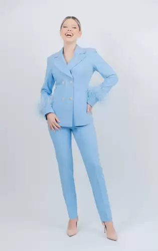 Compleu elegant bleu prevazut cu pantaloni conici