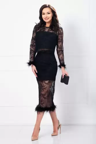 Compleu negru din dantela cu fulgi aplicati