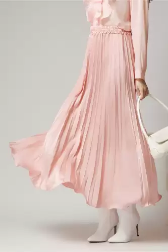 Fusta lunga din satin roz cu pliuri