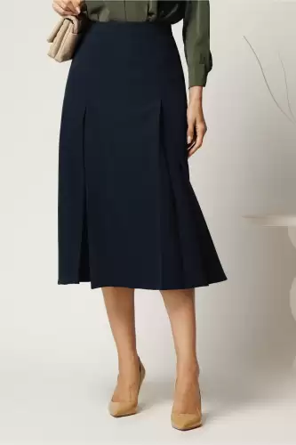 Fusta midi bleumarin din stofa clos cu pliuri