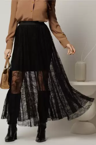 Fusta midi neagra in clos din dantela cu elastic in talie