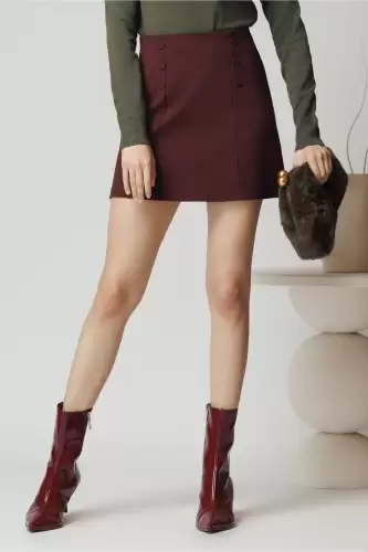 Fusta scurta casual din stofa burgundy cu nasturi decorativi