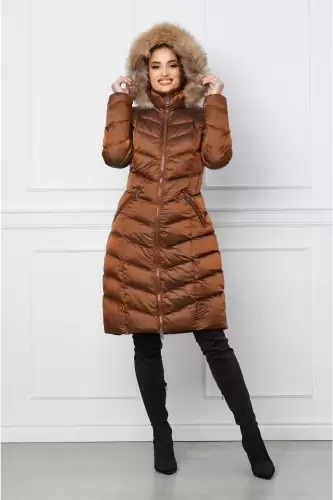 Geaca lunga maro cu blanita naturala la gluga
