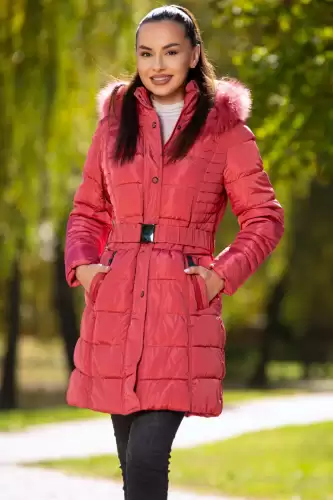 Geaca lunga matlasata culoarea roz cu gluga detasabila si blanita