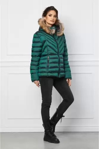 Geaca scurta verde cu blanita naturala la gluga