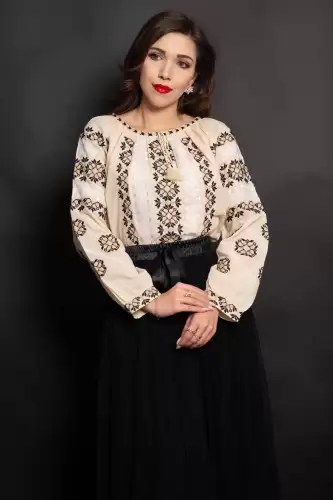 Ie bej din bumbac Andra brodata cu motive geometrice inspirate din portul popular