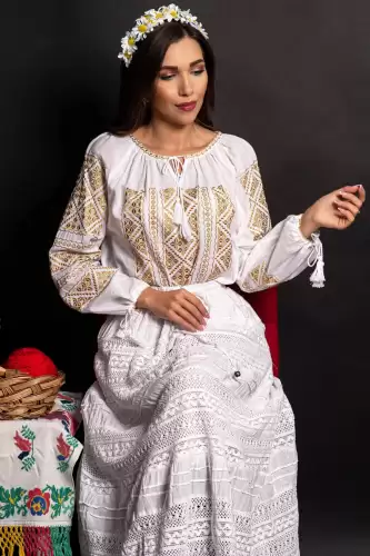 Ie dama alba din bumbac Celeste brodata cu fir auriu