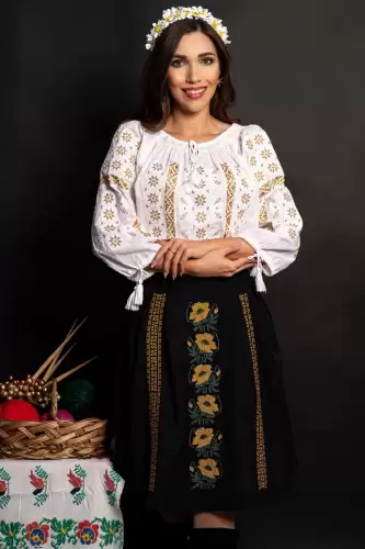 Ie dama alba din bumbac Maricica cu broderie aurie si simbolul stelei