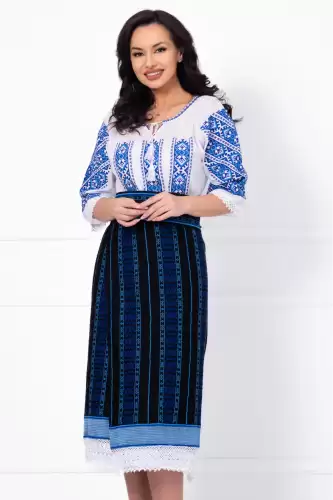 Ie dama Greta cu broderie traditionala in romburi albastru royal
