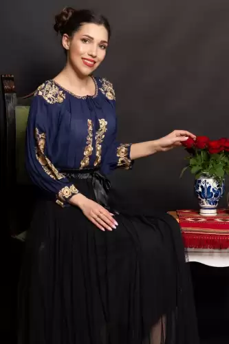Ie dama traditionala bleumarin Minodora cu broderie aurie