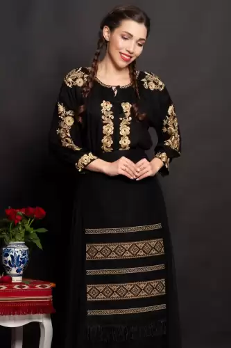 Ie dama traditionala neagra Minodora cu broderie aurie