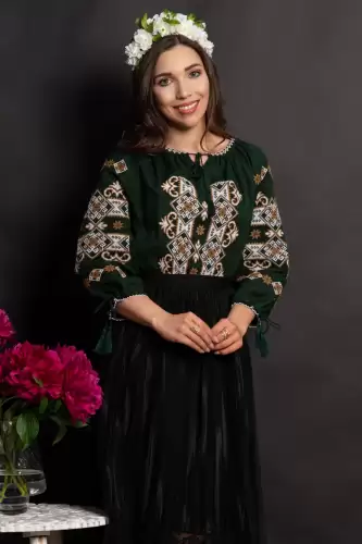 Ie dama verde din bumbac Berta cu broderie traditionala