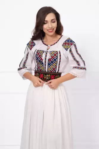 Ie nationala brodata cu tricolor