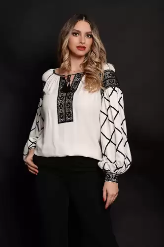 Ie traditionala alba cu benzi negre brodate aplicate