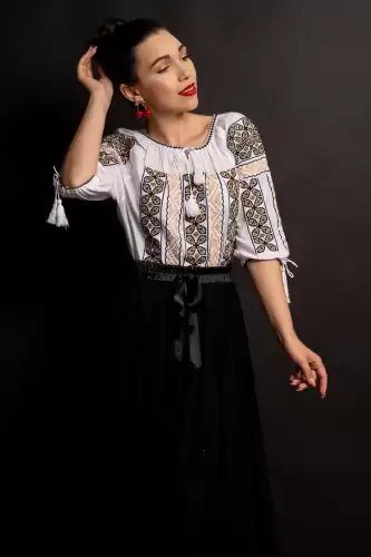 Ie traditionala dama din bumbac cu broderie romaneasca