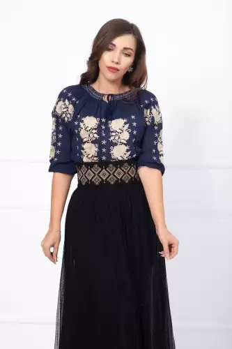 Ie traditionala din vascoza bleumarin cu broderie florala bej