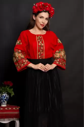 Ie traditionala rosie Lioara cu maneca clopot si trandafiri brodati