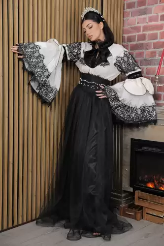 Ie traditionala stilizata Aripi de Maiastra cu maneci pretioase