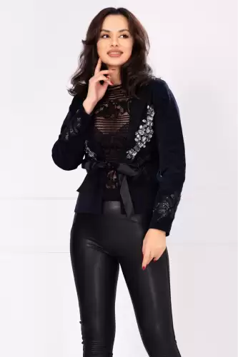 Jacheta eleganta bleumarin cu aplicatii pretioase