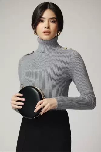 Maleta casual din tricot reiat gri cu nasturi pe umeri