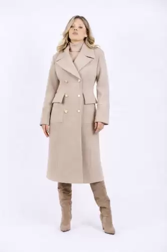 Palton dama bej cambrat cu doua randuri de nasturi si buzunare laterale