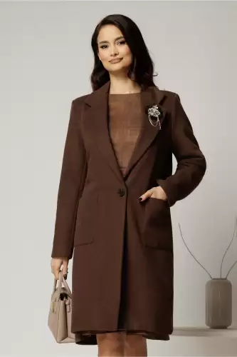 Palton elegant din stofa maro cu dungi discrete si buzunare