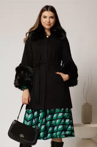 Palton scurt negru cu blanita detasabila la guler si maneci