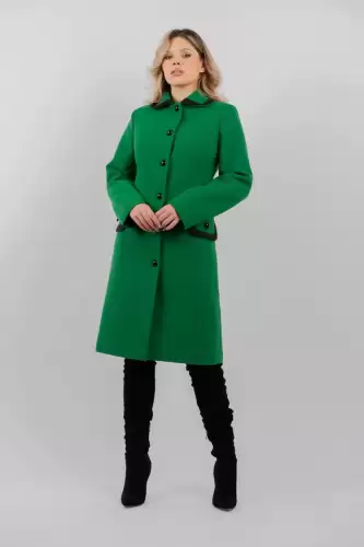 Palton verde cu croi drept din stofa tesuta cu broderie manuala