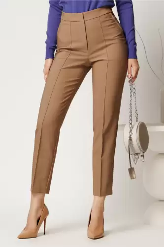 Pantalon bej din stofa cu croi conic