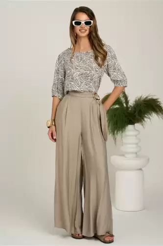 Pantaloni bej din viscoza evazati cu catarama in talie