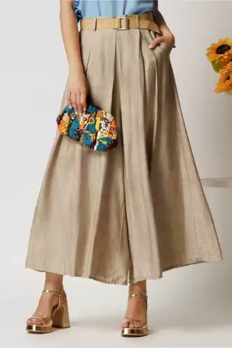 Pantaloni bej din viscoza tip fusta cu buzunare si cordon in talie