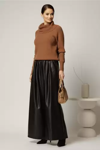 Pantaloni casual din piele ecologica negri evazati