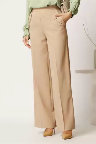 Pantaloni DY Fashion bej lejeri cu buzunare si nasturi decorativi