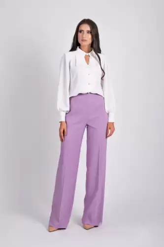 Pantaloni evazati cu talie inalta de culoare lila