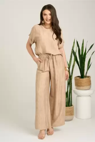 Pantaloni maro din viscoza cu croi lejer si elastic in talie.