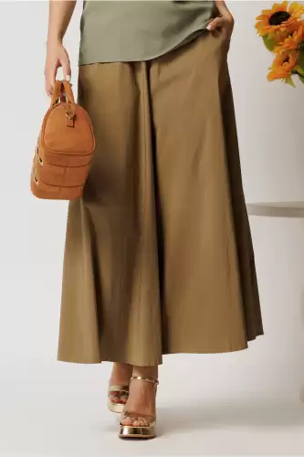 Pantaloni maro lejeri tip fusta din viscoza cu elastic in talie